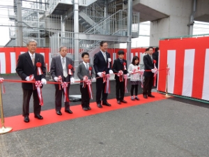 写真：栗真海浜線階段のお披露目式 テープカット