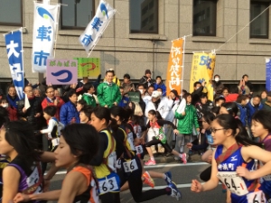 写真：第8回美し国三重市町対抗駅伝スタート2