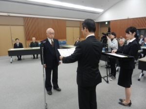 写真：平成26年度津市自治会長表彰式1