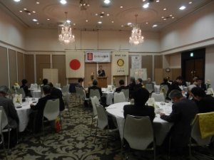 写真：津ロータリークラブ例会 卓話「合併10年目を迎えて」