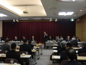 写真：津商工会議所主催「市長ほか市幹部を囲む懇談会」市長講話、意見交換