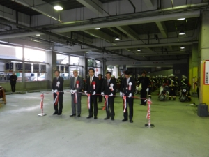 写真：津中央郵便局 平成27年 年賀郵便元旦配達出発式1