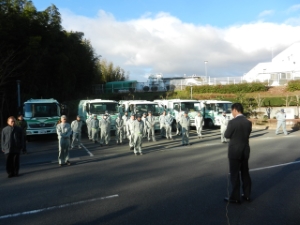 写真：年末業務従事職員激励