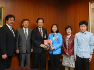 写真：津ライオンズクラブ交換留学生 来訪