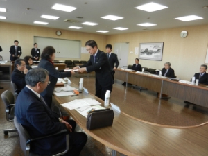 写真：津市行財政改革推進委員会 委員委嘱式