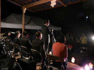 写真：南長野12志会主催 イルミネーションファンタジー2014点灯式 挨拶