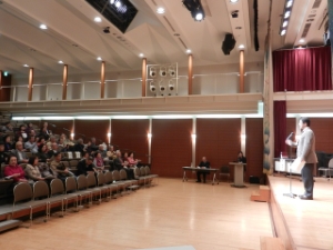 写真：「第5回 来て、見て、知って、楽しんで 秋の中心市街地活性化連携事業」歴史風土講演会 挨拶