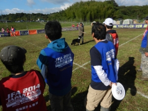 写真：JAPAN FINAL 2014 IN 三重津フリスビードック日本一決定戦 始球式