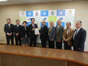 写真：津北部地域海岸整備促進協議会、津市自治会連合会河芸支部との懇談