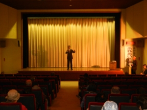 写真：敬和地区「敬老・ふれあいの集い」挨拶