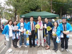 写真：津まつり各会場 激励2