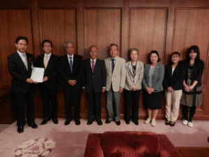 写真：津市私立幼稚園協会 来訪