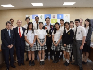 写真：三重県立久居高等学校　姉妹校からの交換留学生来訪