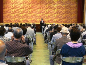 写真：地区敬老会 挨拶