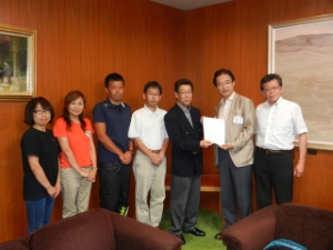 写真：学童保育連絡協議会役員との意見交換会