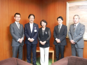 写真：社会福祉法人キャンバスの会　楠元洋子理事長 来訪