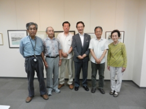 写真:第5回真弓教室水彩画展 鑑賞