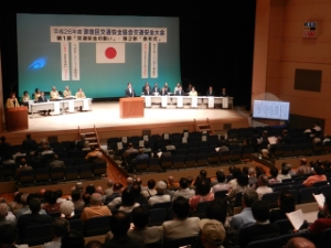 写真：津地区交通安全協会交通安全大会「表彰式典」挨拶