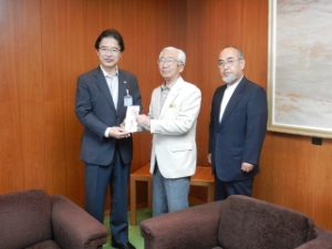 写真：「津地区明るい社会づくりの会」来訪