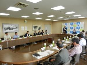 写真：平成26年度第1回津市地域公共交通活性化協議会 挨拶