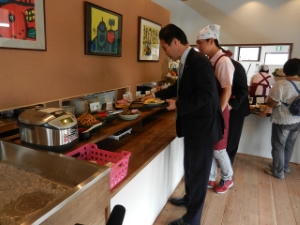 写真：お惣菜レストラン「ぼんぼり」視察1