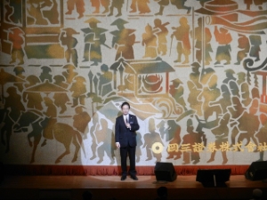 写真:第10回津・ふれあい芸能友の会発表会 挨拶