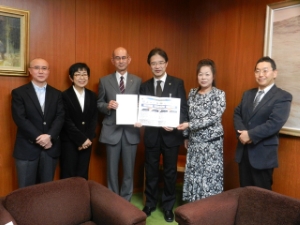 写真：津市健康づくり推進懇話会　会長ほか来訪