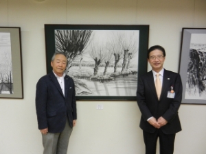 写真：第1回青峰美術院三重県支部展 鑑賞