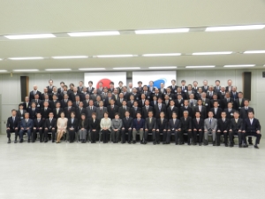 写真:議員初会合