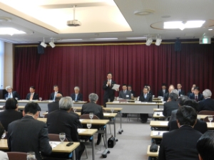 写真：津商工会議所主催「市長ほか市幹部を囲む懇談会」市長講話