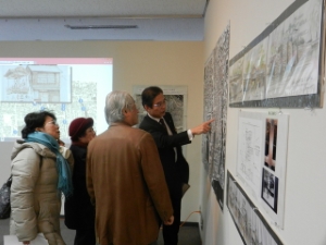 写真：よみがえる昭和の津のまち展 鑑賞