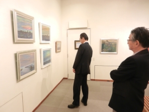 写真:濱口大蔵さん個展 鑑賞