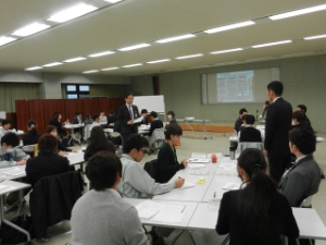 写真：平成25年度 新任主査研修第1グループ 講話