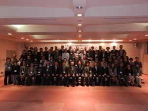 写真：みえ長寿津連絡会「第3期ふれあいカレッジ」閉校式 挨拶