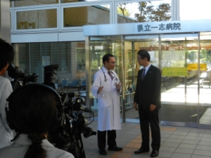 写真：【市長対談】三重大学大学院 医学系研究科家庭医療学　竹村洋典教授との対談番組収録