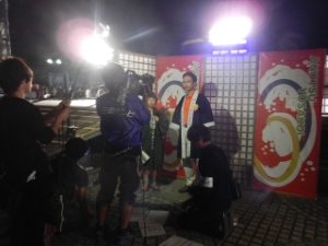 写真：三重テレビ「踊れ！頂点つかめ！ 津まつり第16回安濃津よさこい」生中継　インタビュー