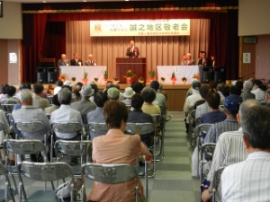 写真:地区敬老会 挨拶1