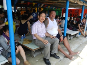 写真：元横綱の曙さんと