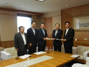 写真：三重県市長会による県政要望2