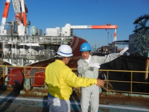 写真:ジャパンマリンユナイテッド株式会社津事業所 視察