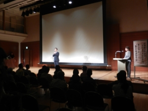 写真：小津安二郎監督生誕110周年記念事業 挨拶