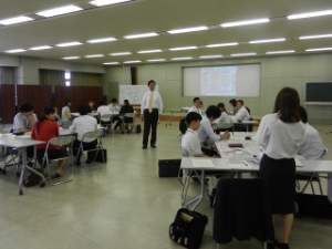 写真：平成25年度 2年目職員研修 講話