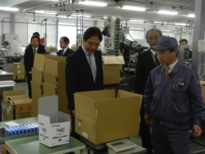写真：パイロットインキ株式会社津工場 視察1
