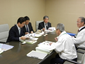 写真：広島グリーンアリーナ 視察1