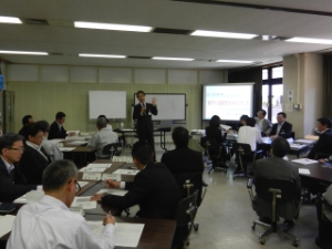 写真：新任課長級職員組織活性化セミナー 講話