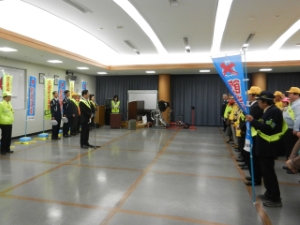 写真：平成25年春の全国交通安全運動出発式 挨拶