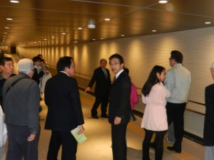 写真：津駅東西連絡線エレベーター乗降式