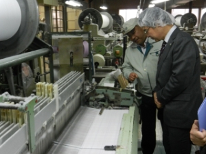 写真:おぼろタオル株式会社 工場視察