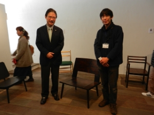 写真：手仕事の工房展　椅子　鑑賞1