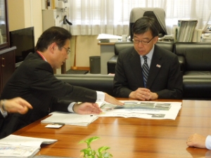 写真：山縣宣彦国土交通省港湾局長への要望活動